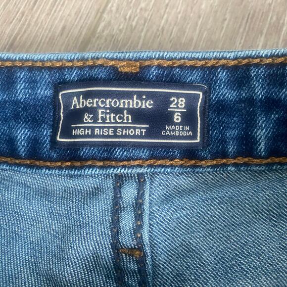 Abercrombie & Fitch High Rise Denim Short‎ 2.5” Medium Wash Stretch Size 28/6 - Picture 2 of 5